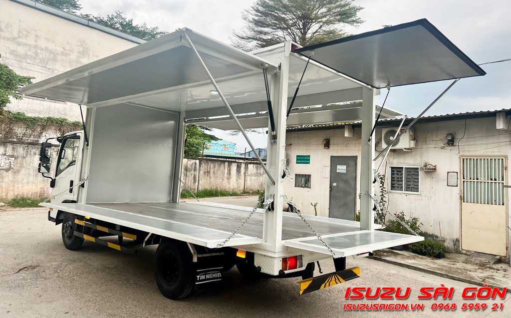 Xe Tải Isuzu 1T9 Thùng Kín Cánh Dơi 9